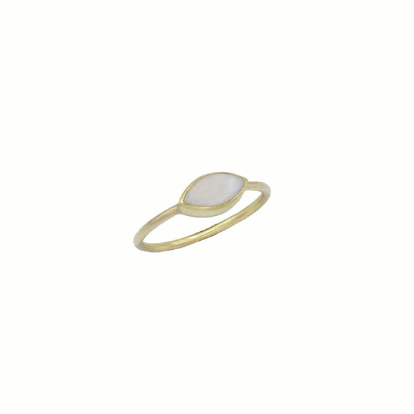 Ring with opal