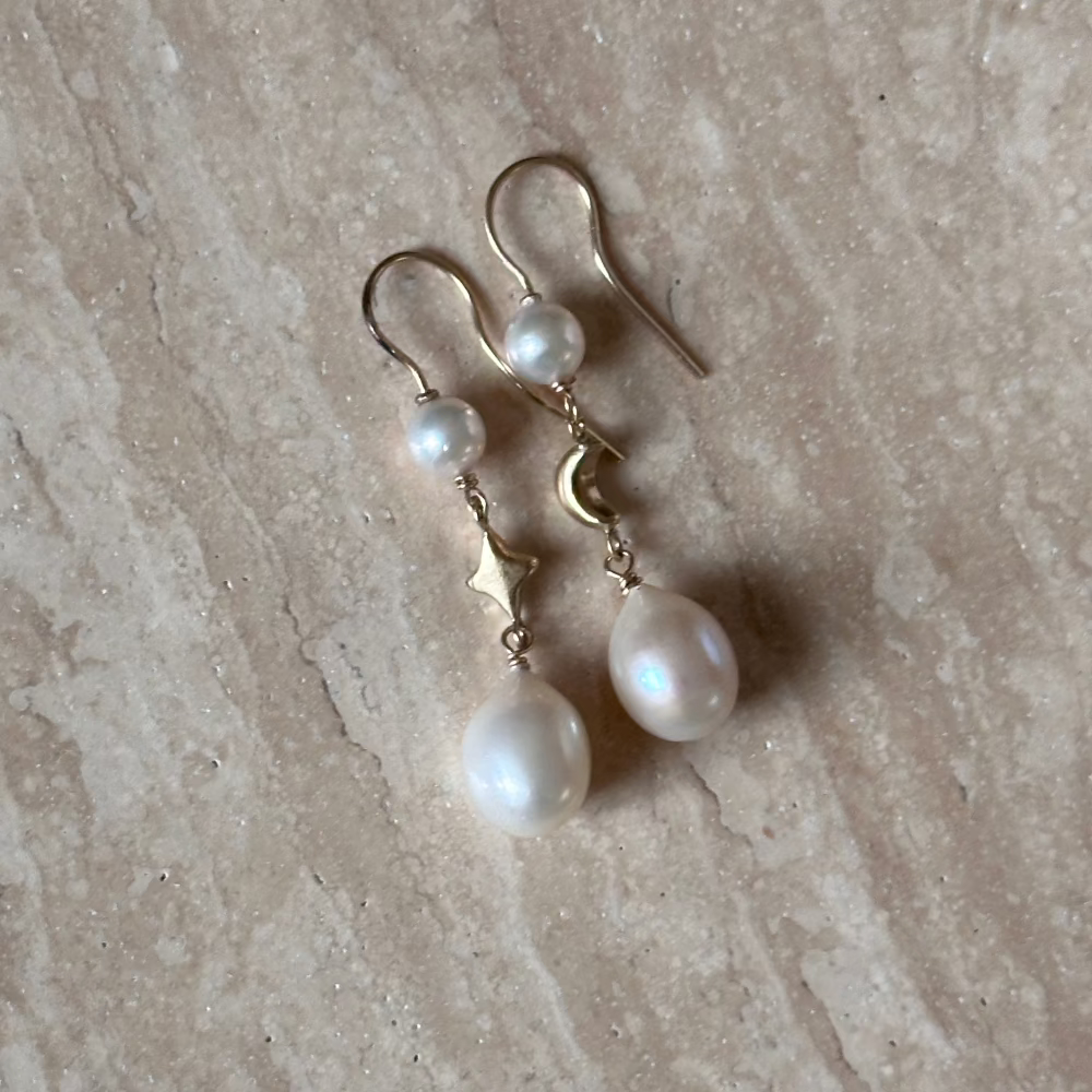 Cosmo pearl earrings